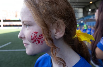 260926 Wales v USA, Vodafone Wales WXV Series - The guard of honour wearing yellow ribbons 