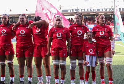 260926 Wales v USA, Vodafone Wales WXV Series - Bryonie King of Wales, Gwenllian Pyrs of Wales, Maisie Davies of Wales, Alex Callender of Wales, Kate Williams of Wales and Georgia Evans of Wales during the anthems