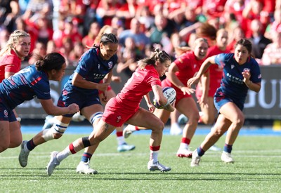 260926 Wales v USA, Vodafone Wales WXV Series - Keira Bevan of Wales breaks away