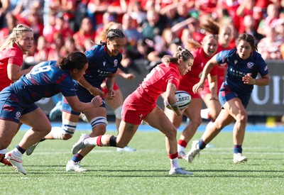 260926 Wales v USA, Vodafone Wales WXV Series - Keira Bevan of Wales breaks away