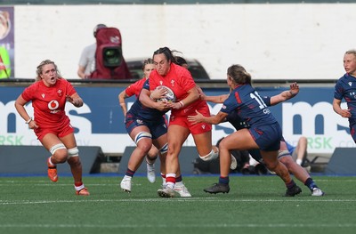 260926 Wales v USA, Vodafone Wales WXV Series - Courtney Keight of Wales breaks away