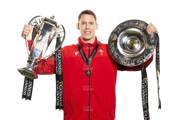 270321 - Wales Rugby Team Presented with Guinness Six Nations Trophy -  Liam Williams with the trophy and triple crown