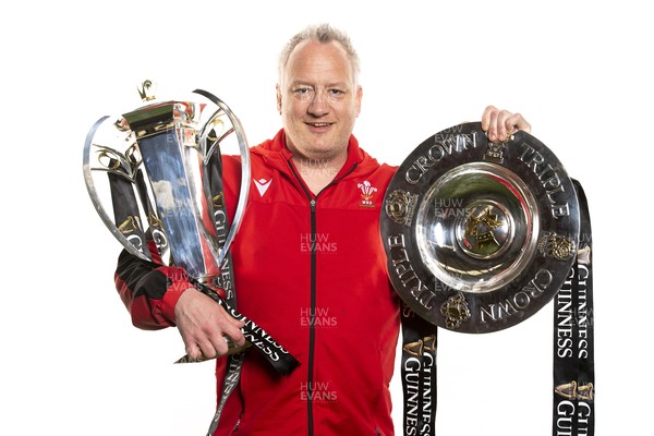 270321 - Wales Rugby Team Presented with Guinness Six Nations Trophy -  Paul Stridgeon with the trophy and the triple crown