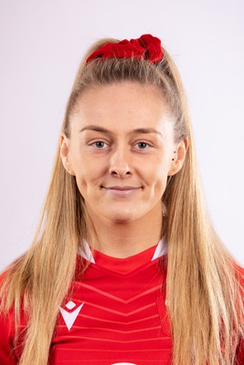 070323 - Wales Women 6 Nations Squad Portraits - Hannah Jones