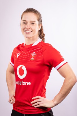 070323 - Wales Women 6 Nations Squad Portraits - Lisa Neumann