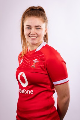 070323 - Wales Women 6 Nations Squad Portraits - Niamh Terry