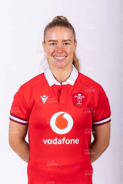 110324 - Wales Women Rugby 6 Nations Squad Portraits - Catherine Richards