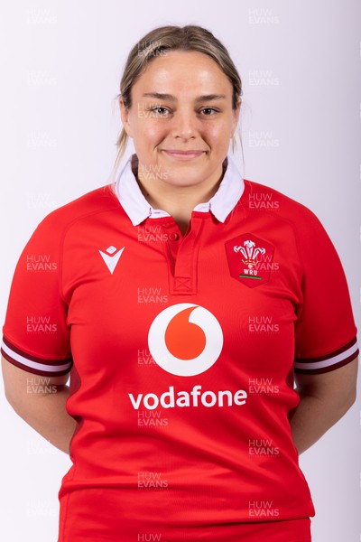 110324 - Wales Women Rugby 6 Nations Squad Portraits - Jenni Scoble
