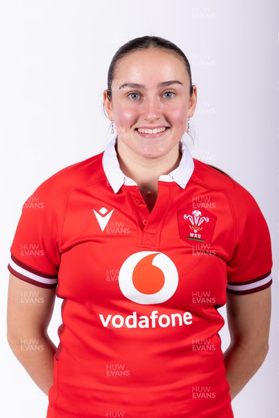 110324 - Wales Women Rugby 6 Nations Squad Portraits - Nel Metcalfe