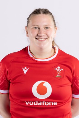 170325 Wales Women 6 Nations Rugby Squad Portraits - Alaw Pyrs