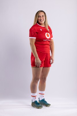 170325 Wales Women 6 Nations Rugby Squad Portraits - Courtney Keight