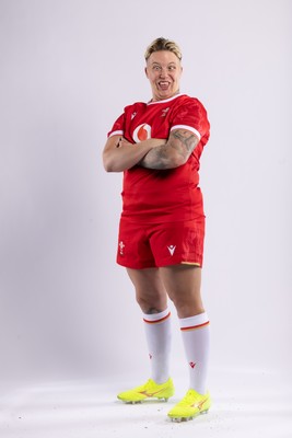 170325 Wales Women 6 Nations Rugby Squad Portraits - Donna Rose