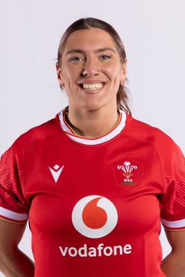 170325 Wales Women 6 Nations Rugby Squad Portraits - Georgia Evans