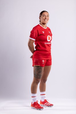 170325 Wales Women 6 Nations Rugby Squad Portraits - Georgia Evans