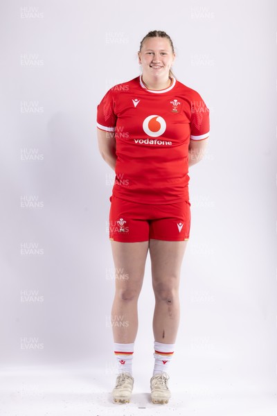 170325 Wales Women 6 Nations Rugby Squad Portraits - Alaw Pyrs