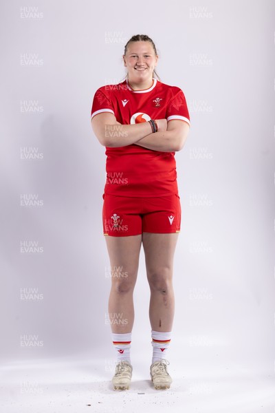 170325 Wales Women 6 Nations Rugby Squad Portraits - Alaw Pyrs