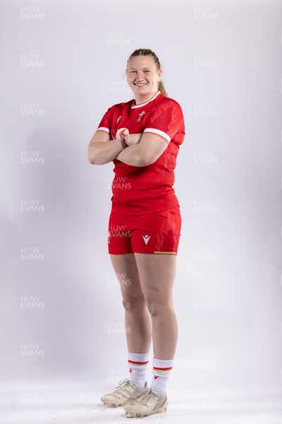 170325 Wales Women 6 Nations Rugby Squad Portraits - Alaw Pyrs