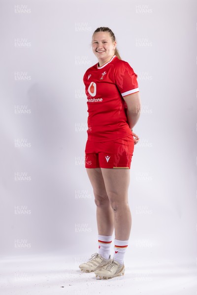 170325 Wales Women 6 Nations Rugby Squad Portraits - Alaw Pyrs