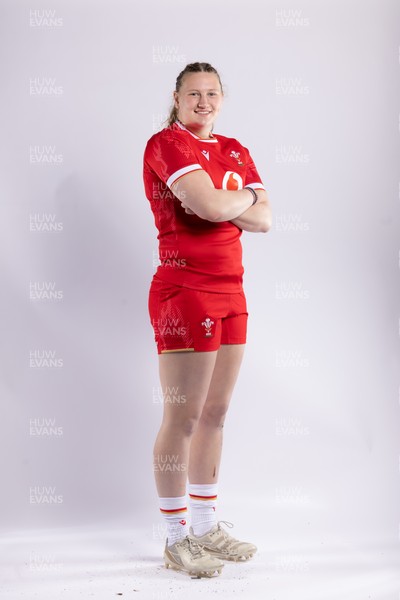 170325 Wales Women 6 Nations Rugby Squad Portraits - Alaw Pyrs