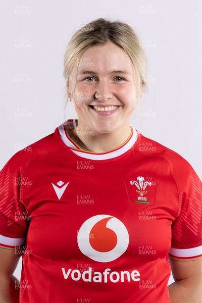 170325 Wales Women 6 Nations Rugby Squad Portraits - Alex Callender