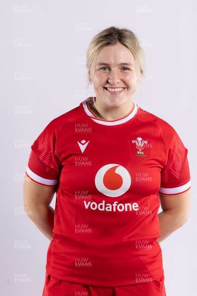 170325 Wales Women 6 Nations Rugby Squad Portraits - Alex Callender