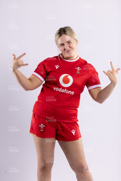 170325 Wales Women 6 Nations Rugby Squad Portraits - Alex Callender