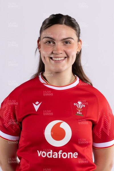 170325 Wales Women 6 Nations Rugby Squad Portraits - Bryonie King