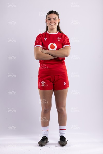 170325 Wales Women 6 Nations Rugby Squad Portraits - Bryonie King