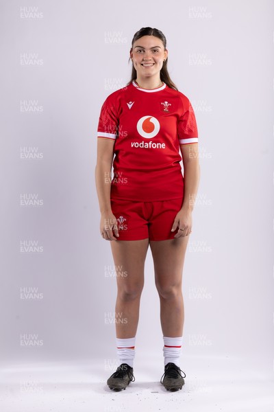 170325 Wales Women 6 Nations Rugby Squad Portraits - Bryonie King