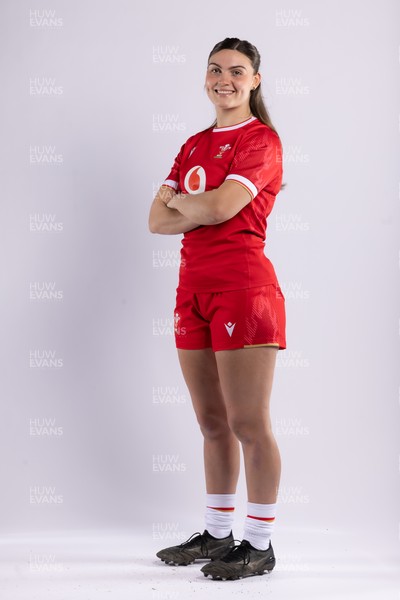 170325 Wales Women 6 Nations Rugby Squad Portraits - Bryonie King