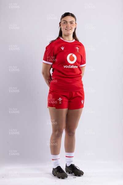 170325 Wales Women 6 Nations Rugby Squad Portraits - Bryonie King