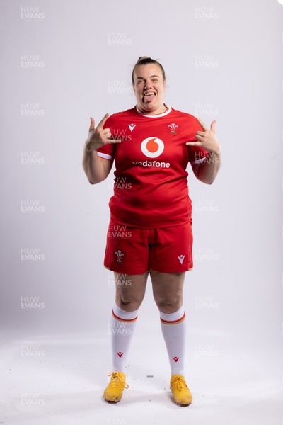 170325 Wales Women 6 Nations Rugby Squad Portraits - Carys Phillips