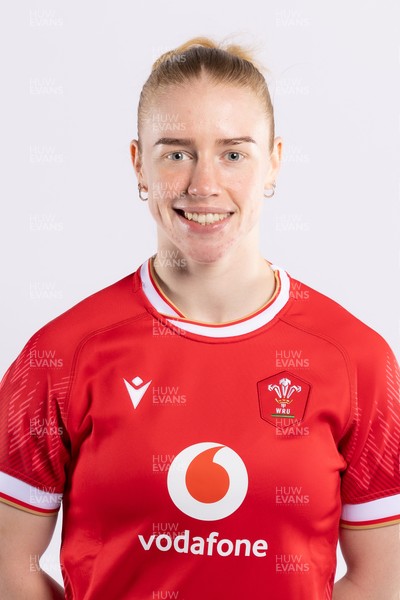 170325 Wales Women 6 Nations Rugby Squad Portraits - Catherine Richards