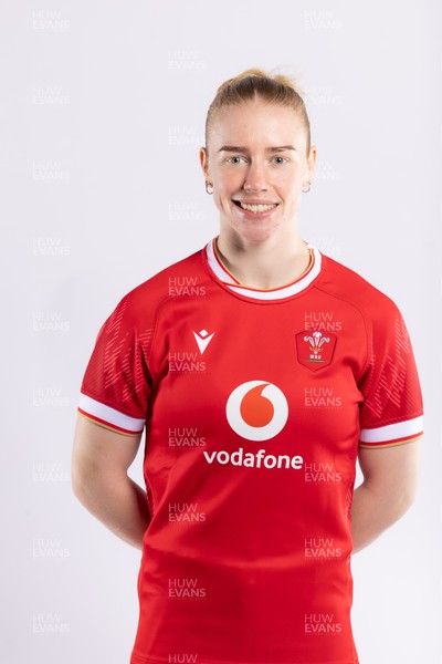 170325 Wales Women 6 Nations Rugby Squad Portraits - Catherine Richards