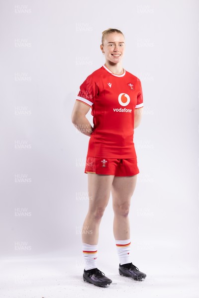 170325 Wales Women 6 Nations Rugby Squad Portraits - Catherine Richards