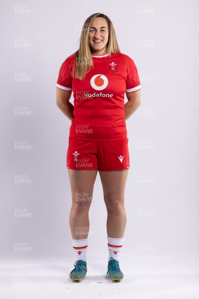 170325 Wales Women 6 Nations Rugby Squad Portraits - Courtney Keight