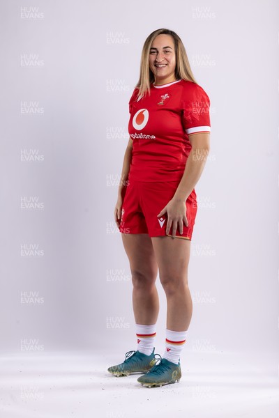 170325 Wales Women 6 Nations Rugby Squad Portraits - Courtney Keight