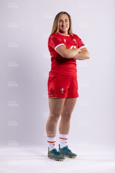 170325 Wales Women 6 Nations Rugby Squad Portraits - Courtney Keight