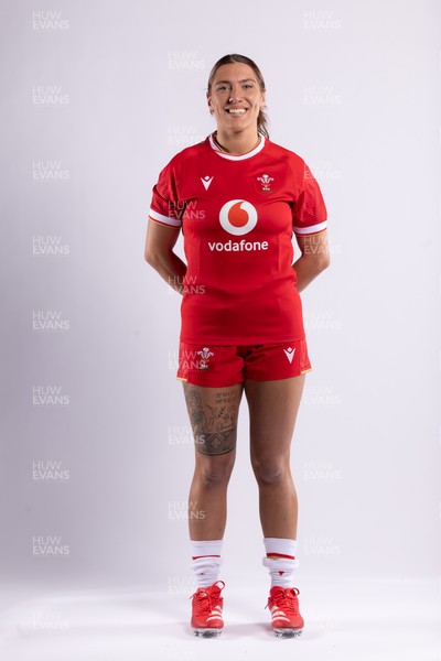 170325 Wales Women 6 Nations Rugby Squad Portraits - Georgia Evans