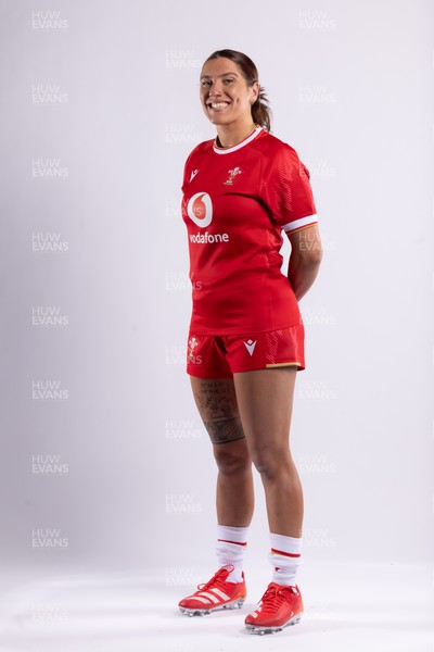 170325 Wales Women 6 Nations Rugby Squad Portraits - Georgia Evans