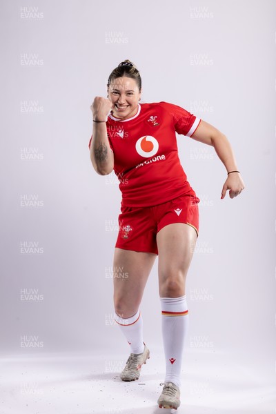 170325 Wales Women 6 Nations Rugby Squad Portraits - Gwen Crabb