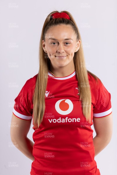 170325 Wales Women 6 Nations Rugby Squad Portraits - Hannah Jones