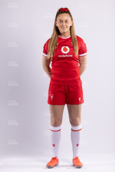 170325 Wales Women 6 Nations Rugby Squad Portraits - Hannah Jones