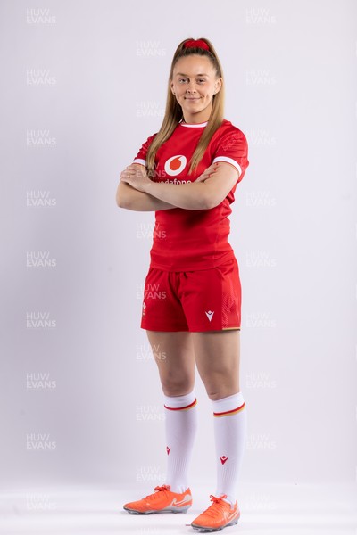 170325 Wales Women 6 Nations Rugby Squad Portraits - Hannah Jones