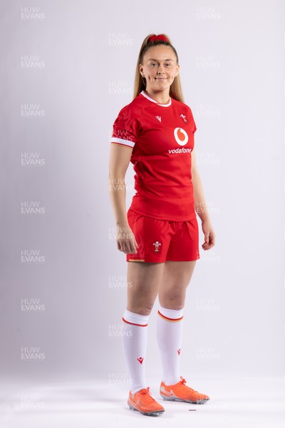 170325 Wales Women 6 Nations Rugby Squad Portraits - Hannah Jones