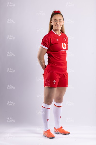 170325 Wales Women 6 Nations Rugby Squad Portraits - Hannah Jones