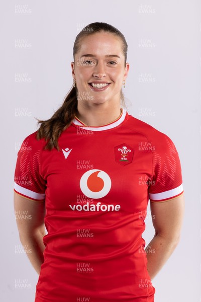 170325 Wales Women 6 Nations Rugby Squad Portraits - Alex Callender