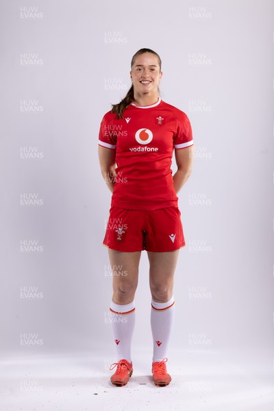 170325 Wales Women 6 Nations Rugby Squad Portraits - Alex Callender