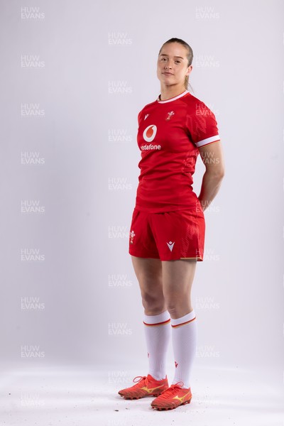 170325 Wales Women 6 Nations Rugby Squad Portraits - Alex Callender