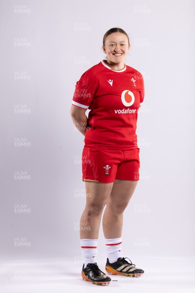 170325 Wales Women 6 Nations Rugby Squad Portraits - Lleucu George